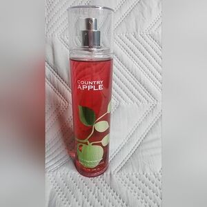 Bath & Body Works Bath and Body Works Country Apple Fine Fragrance Mist-8 oz